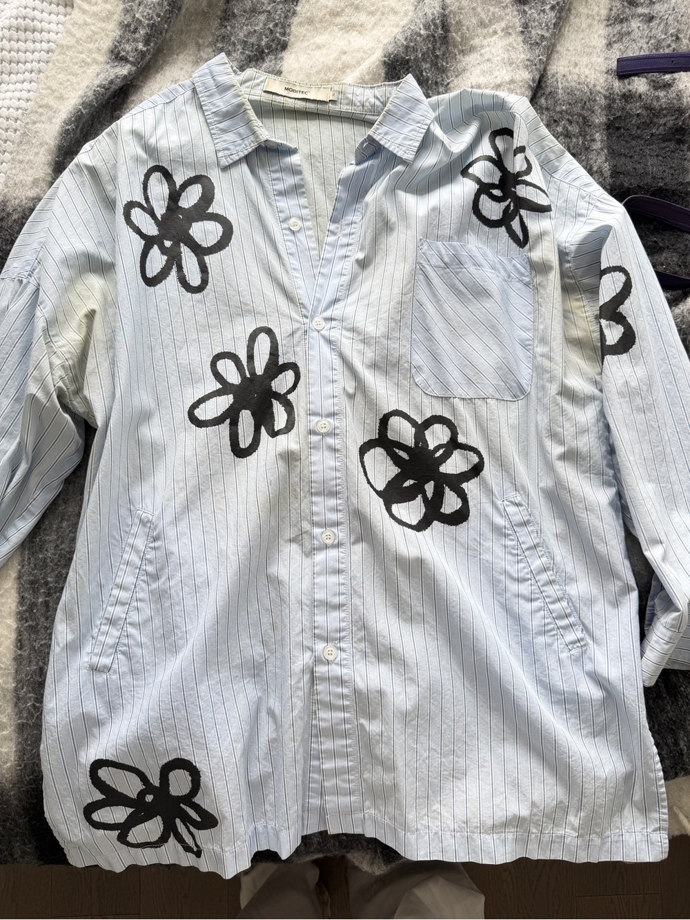 Moditec Flower Button Down